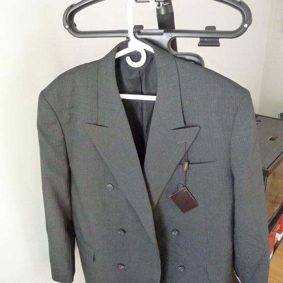 UOMO ELEGANT  NEW ITALIAN  DESIGN men's  wool blend dark grey blazer size 42 R - Picture 1 of 5